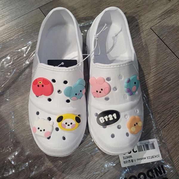 Shoelamode Giày nhựa BT21 minini White size 200