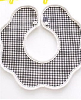 Berry Yếm Cổ Caro Đen