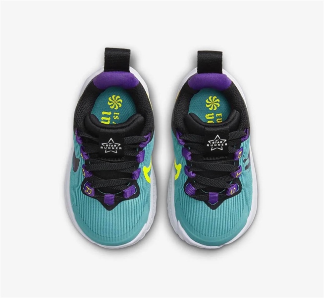 Nike Sneaker FJ1807-300 size 150