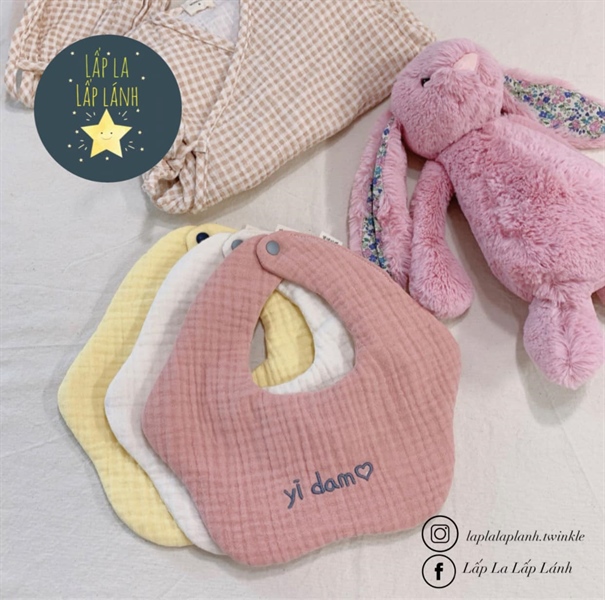 Yếm Mây Trơn Thêu Tên Hồng