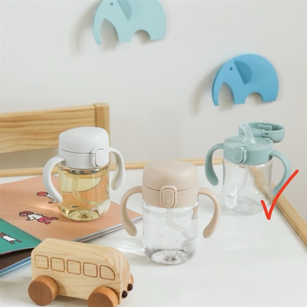 Dailylike Bình nước bóng trọng lực Xanh