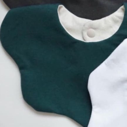 Yếm Vải Uidong Xanh Lá Trơn