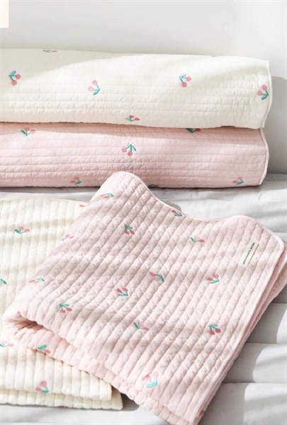 Adorn at home Lót nệm Cherry nền hồng