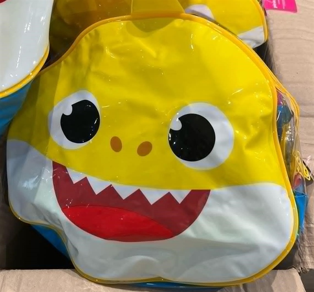 Pinkfong Đồ chơi xúc cát balo babyshark vàng