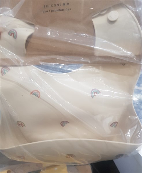 Mushie Yếm Silicone Rainbow