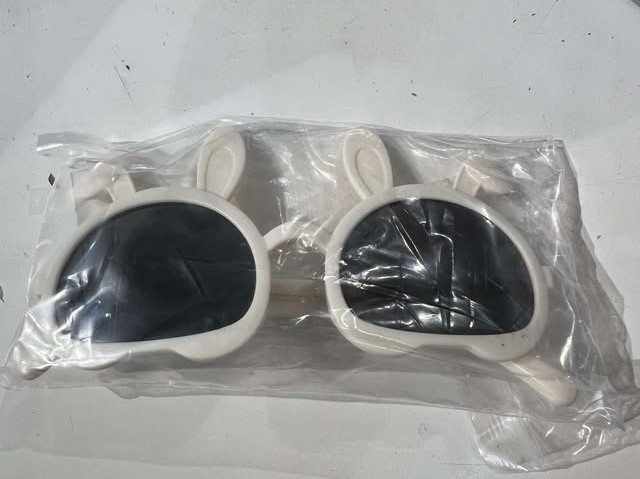 Bayb Kính mát tai thỏ gọng oval Trắng