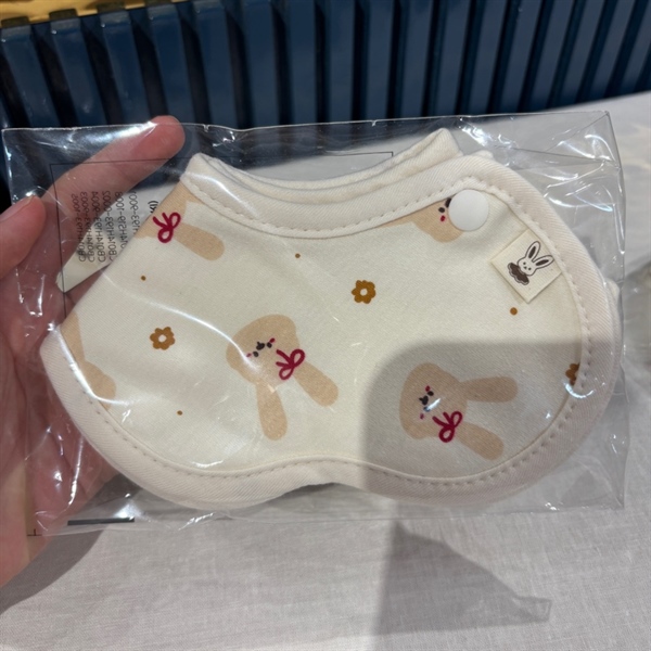 Berry Yếm cổ Thỏ nơ đỏ