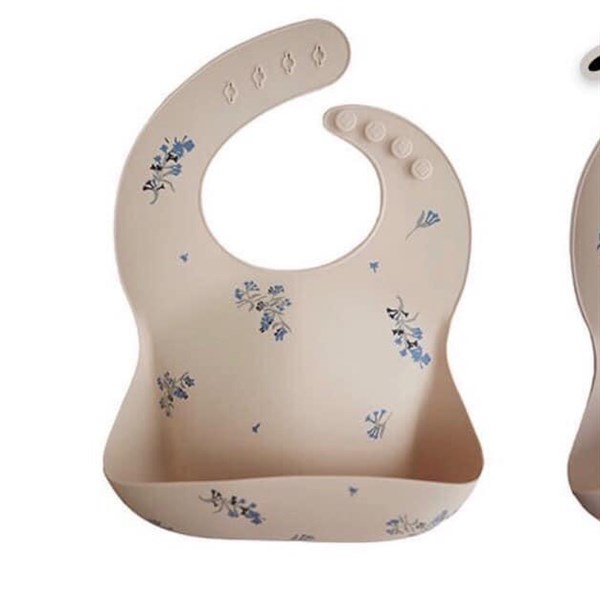 Mushie Yếm Silicone Hoa xanh nền Beige