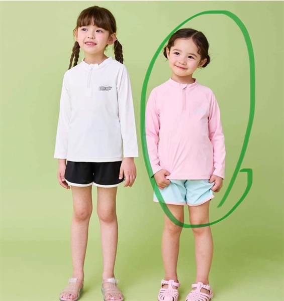 Bebezoo Đồ bơi áo hồng quần xanh size 130