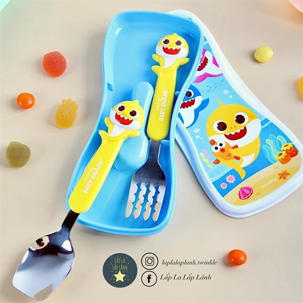 Pinkfong Set muỗng nĩa kèm hộp Babyshark