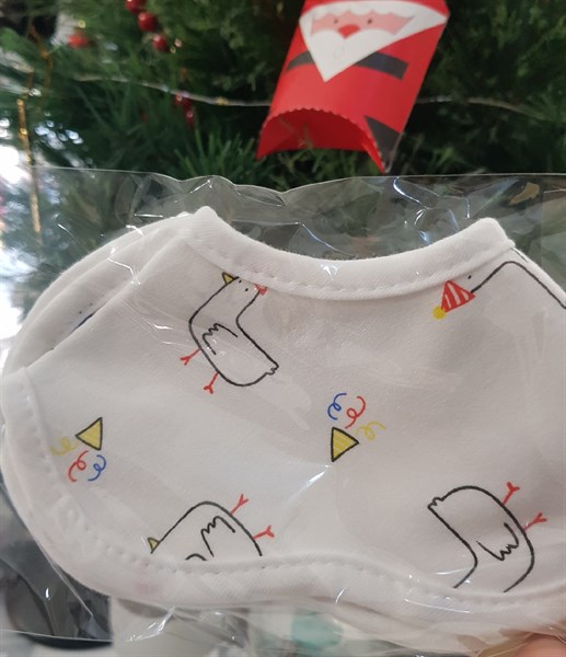 Berry Yếm Cổ Gà Đội Nón